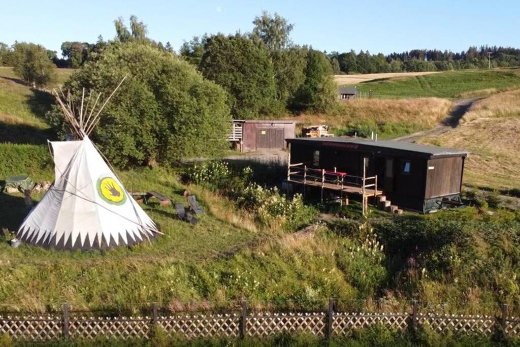 Апартаменти Tiny House Mit Indianerzelt Und Lagerfeuer Im Harz Беннекенштайн Екстер'єр фото
